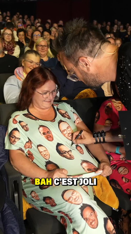 Mais quand je dis que vous êtes plus fou, dingue et drôle que moi en voici la preuve 😂😂😂😂 qui veut le même pyjama ? Rdv en tournée partout !!! #bonhomme #humour #show #folie #riredetout Abonné toi et partage ❤️❤️❤️❤️