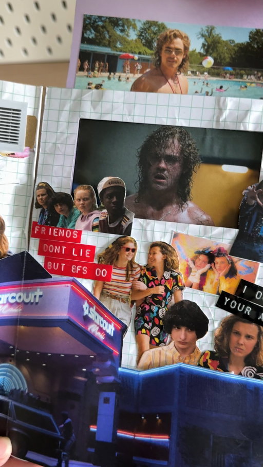 Sebelum musim terakhir keluar, Min dah buat buku skrap #StrangerThings untuk korang imbas kembali semua momen2 yang paling ikonik dari musim 1 hingga 4 🥹 #StrangerThings5 bakal tiba, hanya di Netflix.

JIL. 1 - 27 Nov, 9 AM MYT
JIL. 2 - 26 Dis, 9 AM MYT
FINALE - 1 Jan, 9 AM MYT