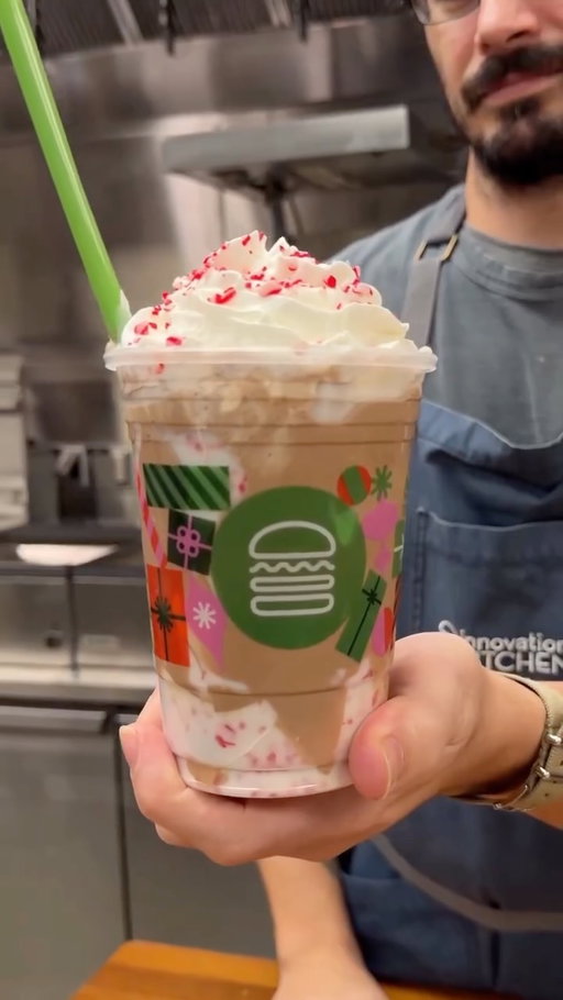 Holiday cravings in a crackable cup 😍 Peppermint Bark Chocolate Shakes are in Shacks now.