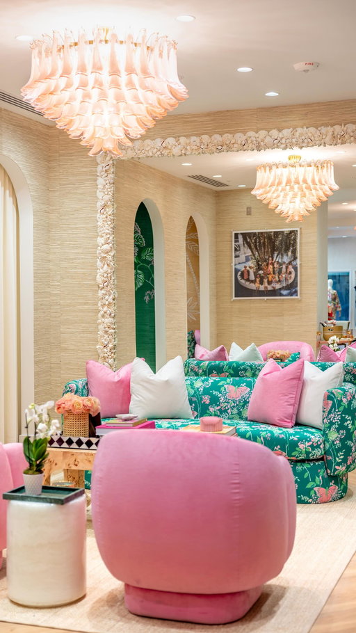 Lovely Lilly Moments ✨ The @LillyPulitzer Cyber Week Event is here! 

Shop 30% OFF almost everything in stores, online, and in participating signature stores. 🛍️ 

#LillyPulitzerPartner

#LillyPulitzer #PalmBeach #Resortwear #HolidayShopping #HolidayFashion
