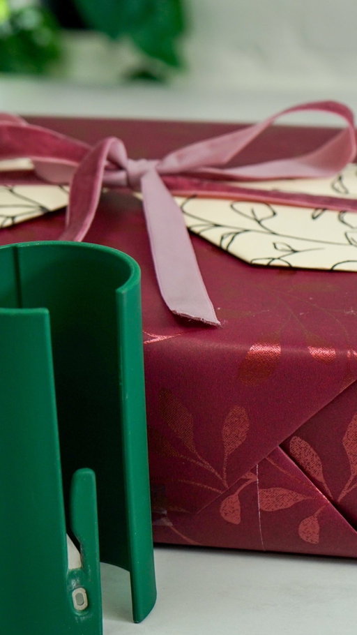 Gift wrapping made fun and easy! 🌟

#amazonfinds #littleelfproducts #wrappingmadeeasy #giftwrapgoals #holidaywrapping #wrappingtools