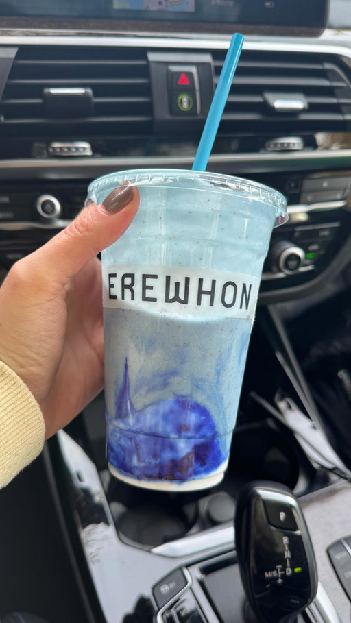 East Coast Erewhon? SAY LESS 😍 

I don’t miss living in California, but I do miss Erewhon! Today was a treat! 💙 #smoothie #erewhon