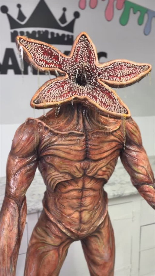 Life size Stranger things CAKES 🍰 
.
.
.
To celebrate the release of season 5!🔥 I cannot wait! #strangerthings #vecna #demogorgon #cake #cakes #netflix #cakeart #cakedecorating