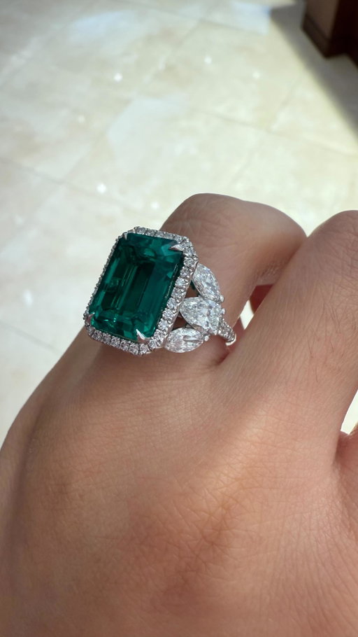 Tis the season to unwrap something special this holiday🎁💚✨ Shop our showroom for gifts that are sure to delight! #josephanthonyinc #windsorontario #emerald #cocktailring #giftguide #custommade