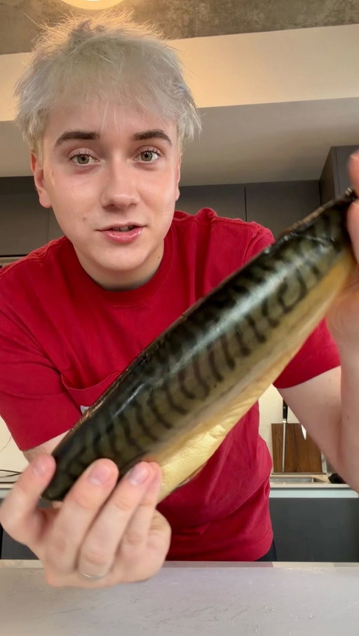 Sometimes you need to eat an entire cold smoked mackerel🐟 Guys I’m nominated for storyteller of the year at the #TikTokAwards, please vote for me by using link in my bio or searching “tiktok awards” on the TikTok app!! ✨❤️