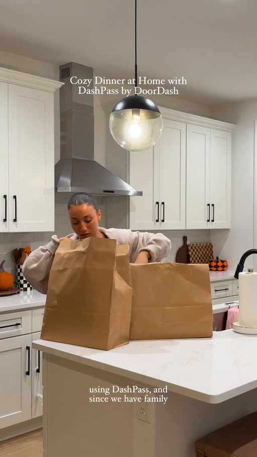 Family dinner night made so easy 🍽️ thanks to @doordash DashPass Family Sharing🧡 #DoorDashPartner