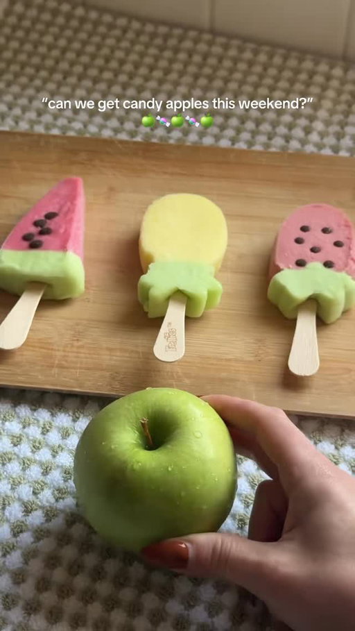 …we have (Frollies) candy apples at home 🍏 🤤 #candyapple #falldesserts #apples #appledesserts