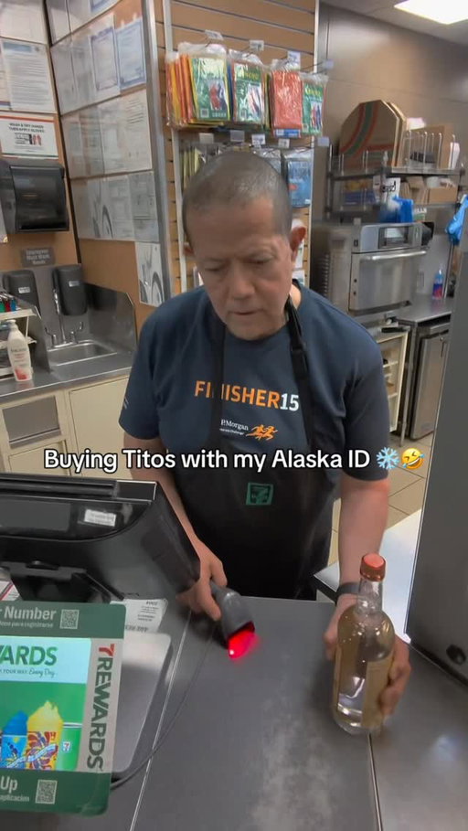 was she glazing Alaska fr? 🤯🫣

#gasstation #titos #fakeid
