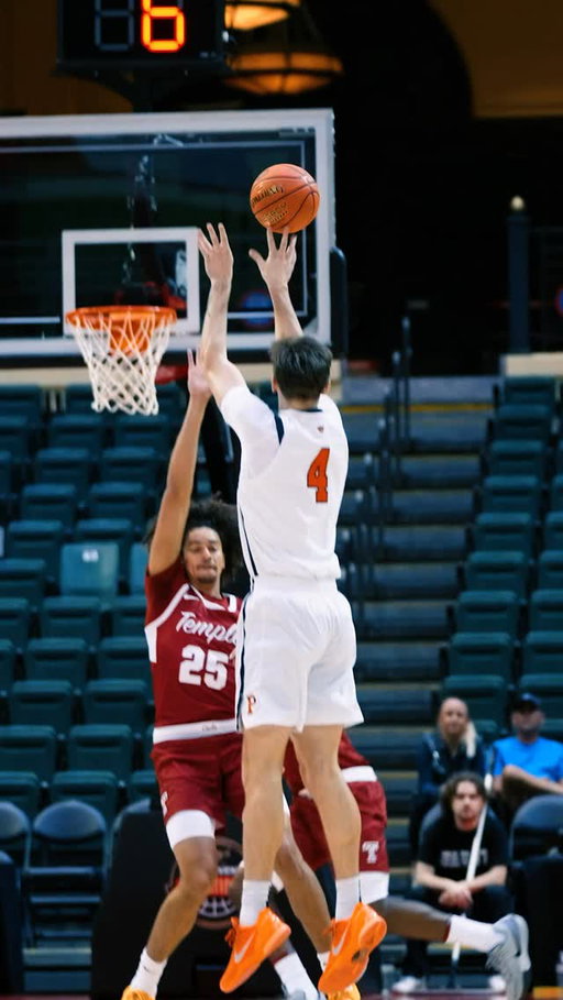 The ball moves through hands and finds CJ Happy who buries the three! 🔥

#MakeShots 🐯🏀