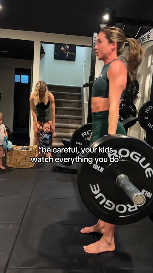 Thankfully no toes were busted 🙄 was not expecting that one 🤣

#athomeworkouts #fitmom #deadlift #athomeworkouts #momswholift