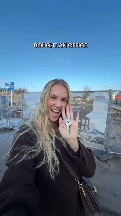 Ik kan het zelf nog nieteens geloven!! Ik heb een freakin PAND gekocht?!?! Van rommelhok naar hoofdkantoor 😱 zo dankbaar dat ik deze stap heb kunnen zetten voor de sieraden en dit had ik zonder jullie NOOIT kunnen doen 🥹❤️ (moet wel nog even geduld hebben)