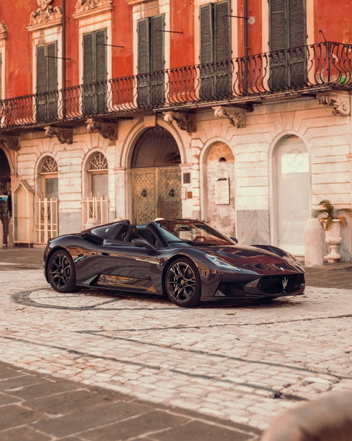 This is what we call Night Interaction. A dual-layer metallic shade of mystery to liven the scenery.⁣
#MaseratiMCPURACielo #Maserati
**⁣⁣⁣⁣⁣⁣⁣⁣
Please refer to the official technical specifications through link in bio.