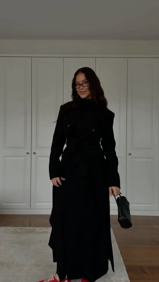 3 gorgeous winter cosy looks with @karen_millen 🌨️☕️*links on story*  NAOMI20 (will give 20% off site including sale) Ad