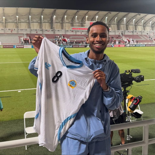 even though somalia did not get the win… this was my first time supporting the national team, and it meant a lot. huge thank you to @asamedd for giving me his shirt. 🇸🇴💙