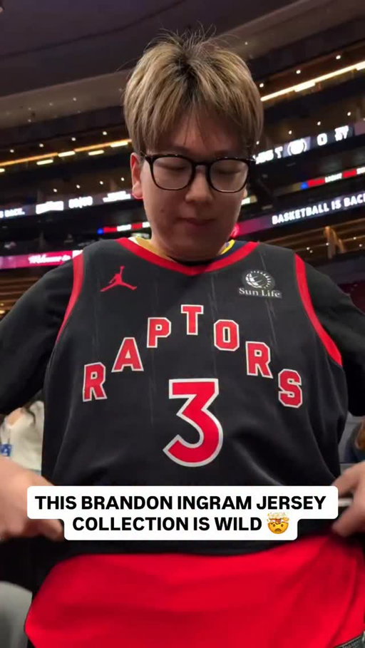 The ultimate Brandon Ingram fan 🙌 (via William_Lou/X)

@1ngram4 and the @raptors host the Pacers TONIGHT for @emirates NBA Cup action as they seek their 9th straight win at 7:30pm/et on NBA League Pass!