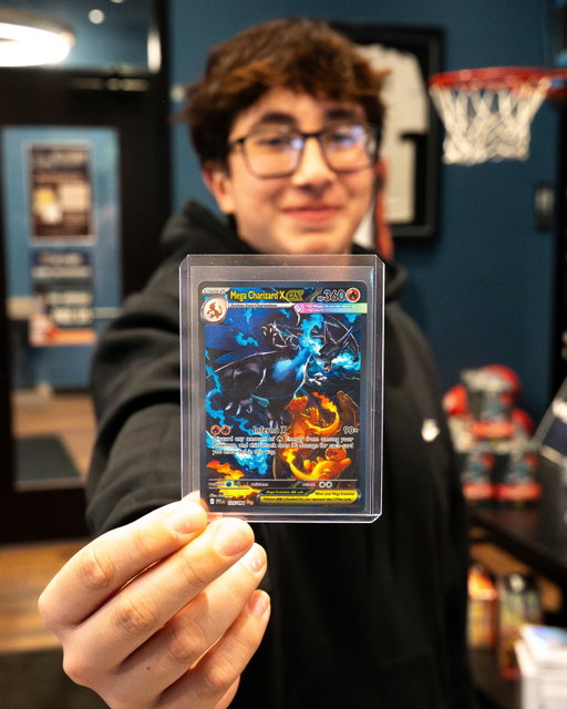 ROCHESTER MOJO!!!

JUST PULLED CASE HIT CHARIZARD SIR OUT OF PHANTASMAL FLAMES AT OUR LOUNGE!!🔥