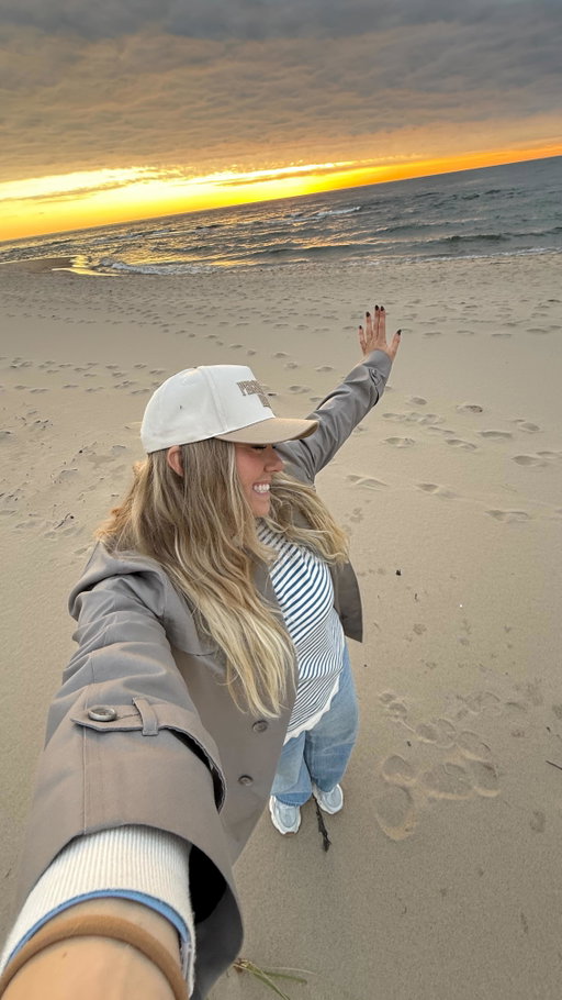 People really don’t understand the concept of the Great Lakes hahah they’re not your average lake….and we do have beaches but that’s our secret 🤭 

📍Saugatuck Dunes

#beaches #lake #ocean #michigan
