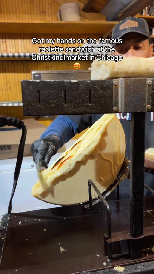 I’ve been waiting all year for this stinky sandwich 🧀😍 @thechristkindlmarket 

#thingstodoinchicago #christkindlmarket #christkindlmarketchicago #chicagochristmas #chicagofood #raclette #chicagoholidays #raclettecheese