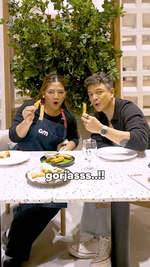KUYA J APPROVED!!!! 🔥

Rolled it, fried it, and ended up getting the official nod from @jerichorosalesofficial himself!!

Good news is you can NOW find both lumpia flavors on Kuya J’s menu nationwide. Your turn to taste test!😉

#food #foodlovers #foodlover #foodieph #foodie #filipino #cooking #delicious #yummy #instafood #foodvlogger #foodblog #mukbang #eating #foodieph #foodblogger #instagood #foodtrip #abimarquez #lumpiaqueen