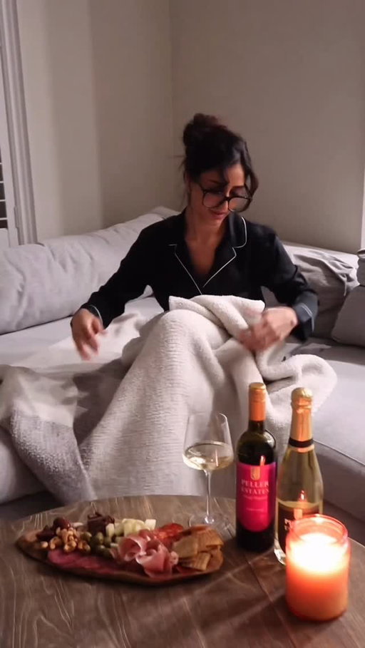 Slowing down lately has been my favourite luxury. A cozy night in, a few
bites to snack on, and a glass of Peller Estates Family Vineyards — a reminder that
quality doesn’t always need an occasion. Crafted for Canadians who make
every moment feel like a gathering. @pellerwines #ad
#PellerEstatesFamilyVineyards