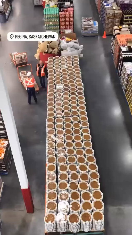 Moving at the speed of Costco pumpkin pie 🥧⁣
⁣
🎥: @costco_canada