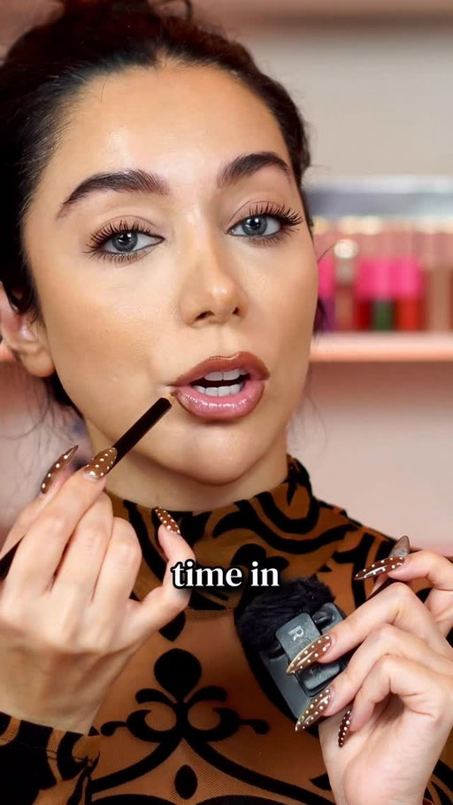 فوقع ماوقع…

Products used: 

Foundation by @bareminerals 

Blush by @patmcgrathreal 

Concealer by @ogee 

Eyeshadow by @bobbibrown 

Mascara by @lorealparis 

Lip liner by @anastasiabeverlyhills