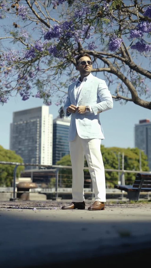 Primavera🪻en @buenosaires 🇦🇷
•
@arseniy_frolov 🎥
•
#Jacaranda #BuenosAires #Argentina #MensFashion