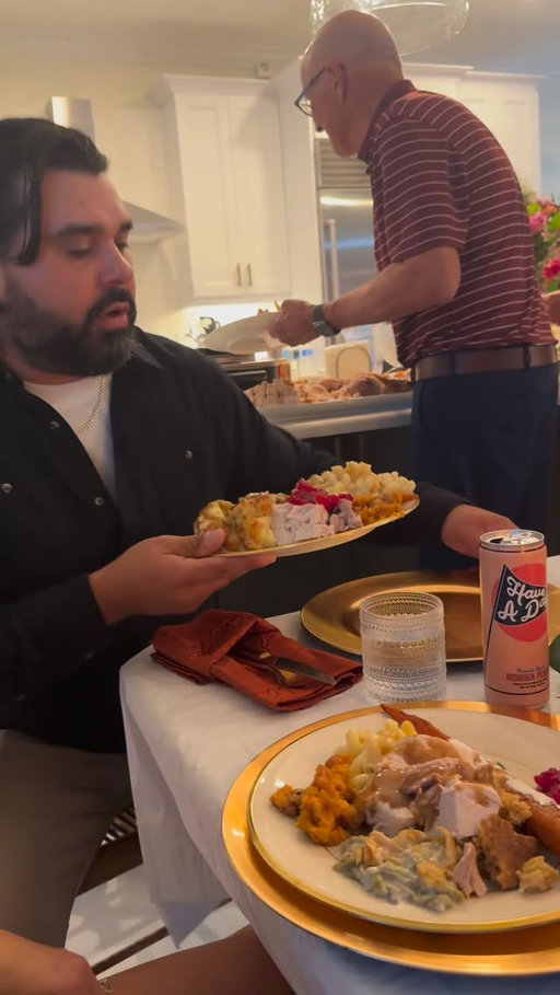 One more scoop of mashed potatoes from that chair going down @joey.coldcuts Happy Thanksgiving folks