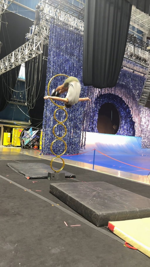 the training room where the hoops happen 🎯

‘Twas the Night Before... brings holiday magic and hoop-diving thrills, touring the U.S. this Holiday season.

🎪 #TWASCirque
🤸 @momo_acro @remi.girard @mosquito.acro @aaronblomme @vini_reis16 @lucas_emelo @maximoralesbravo

#holiday #holidayshow #liveshow