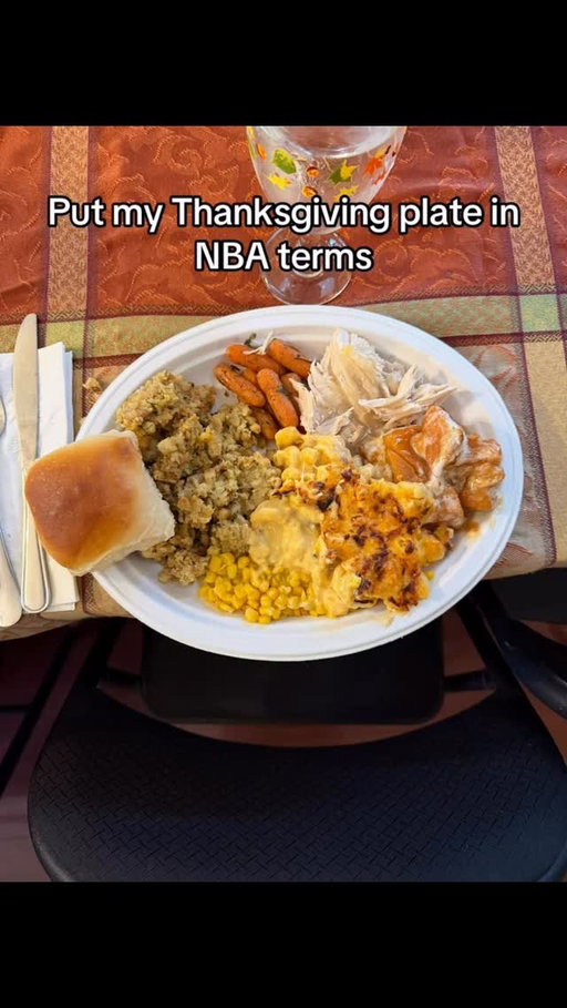 The 2026 Thunder of Thanksgiving plates imo also mac n cheese is the undisputed GOAT of Thanksgiving

#nba #basketball #thanksgiving #thanksgivingdinner #explore
