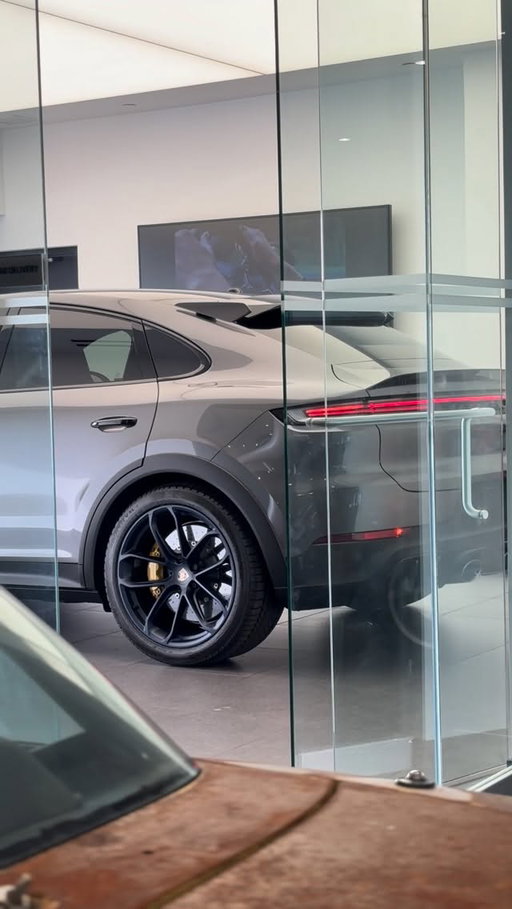 Congratulations to the Lawrence family on picking up their beautiful 2026 Cayenne Turbo GT. 

Thank you for choosing Porsche Mechanicsburg. 

#porsche #cayenne #turbogt #carenthusiast #germanengineering #porschelife #viral #porschepassion #pca #porschepassion #porschefans #exoticcars #fasterthanaurus