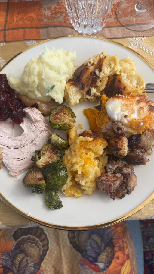Hope you’re hungry 🍽
#happythanksgiving #thanksgiving #throwback #turkeyday