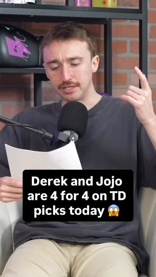 A Thanksgiving miracle?? 🦃 @derekandjojoshow