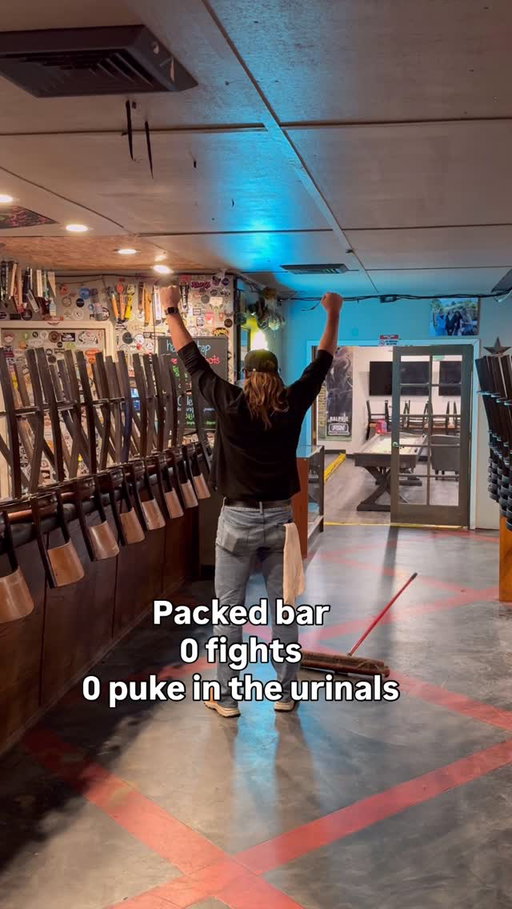 It’s the small wins 

#winning #bartender #bartenderlife #relateable #funny #fyp #divebar #holidays #thanksgiving #barlife #entrepreneur #smallbusiness #wins #smallwins #sweetvictory #barback