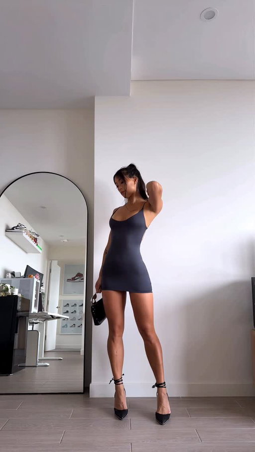 @FashionNova 💣 it’s time!! Shop these looks at 50-90% off! Sale ends this weekend! #BlackFriday

Dress 1:
Dali Double Lined Micro Mini Dress

Dress 2:
Dare Me Draped Hooded Maxi Dress

Dress 3:
Dream Muse Long Sleeve Maxi Dress