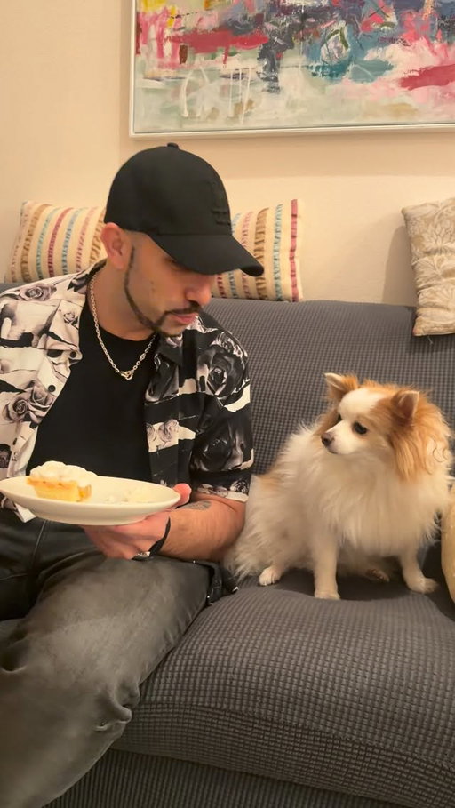 Having Pumpkin Pie 🥧 with @munchkinpomla. Happy Thanksgiving 🍁.