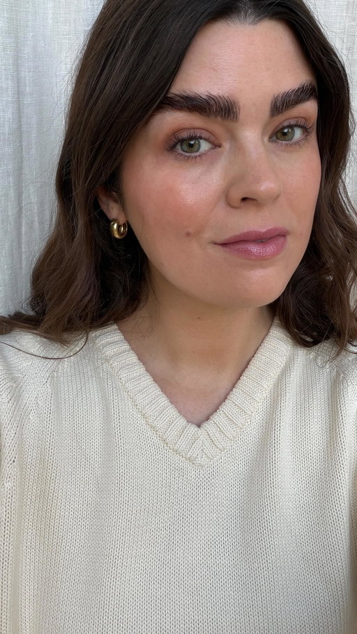 I’ll be ready in five: 

- @lisaeldridgemakeup Seamless Skin Enhancing Tint in T8 
- @glossier Stretch Concealer in Light 2 
- @kosas Cloud Set in Breezy 
- @makeupbymario Soft Sculpt Transforming Skin Enhancer in Light/Medium 
- @rhode Pocket Blush in Tan Lines 
- @armanibeauty Eye Tint in 22M
- @rhode Peptide Lip Shape in Lift 
- @summerfridays Lip Butter in Cherry
