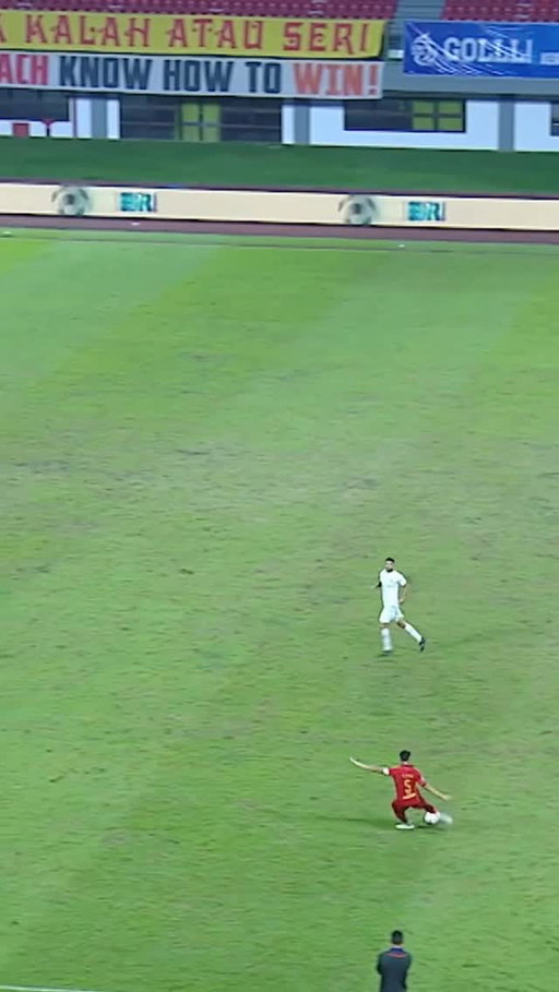 The audacity to shoot from THERE. 😳

Does Rizky Ridho get your vote for the FIFA Puskás Award 2025? Head to FIFA.com to submit your vote!

🎥 iLeague