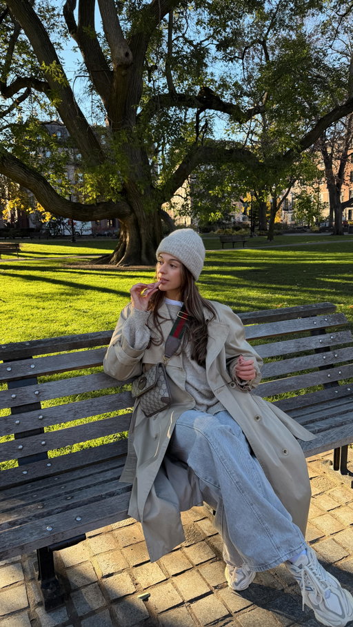 You don’t have to look boring this winter!! 🤭 

—
#winterfashion #outfitideasforyou