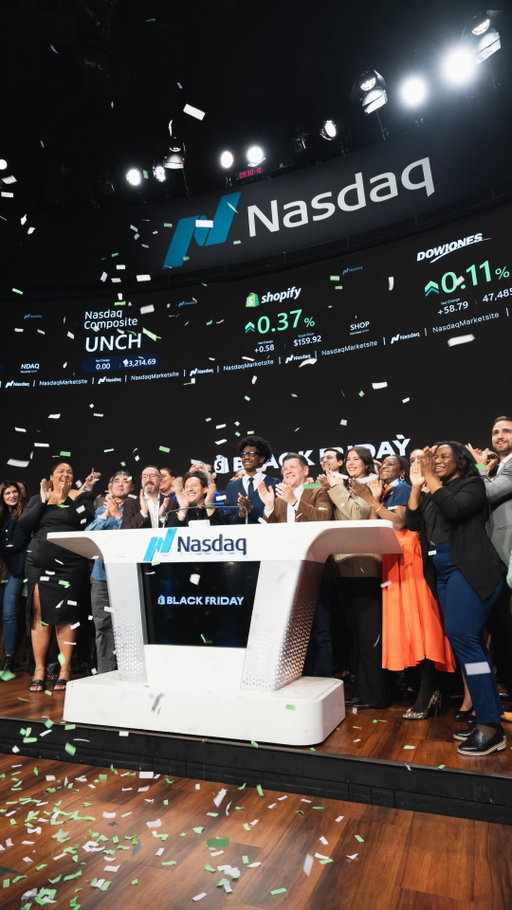 Ringing the opening bell at @nasdaq this morning alongside Shopify merchants from @bruntworkwear, @wildone, @swmsweets, @abbode, @shopcjw, @harlembakingco, @le.alfre, @onefaithapparel.us, @harlemchocolatefactory, @turntablelab and @twin.thatswhatineed was unforgettable. 

Different journeys, same ambition. Black Friday puts their grit on full display.

Keep going. The world is watching you build.