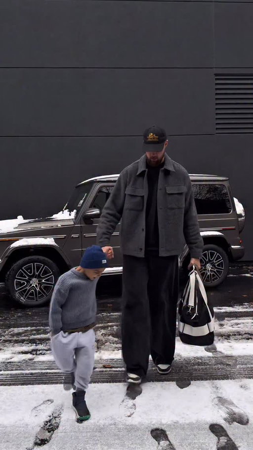 You feel the pressure man I know the pressure 

#menswear #kidsstyle #mercedesbenz #dadlife