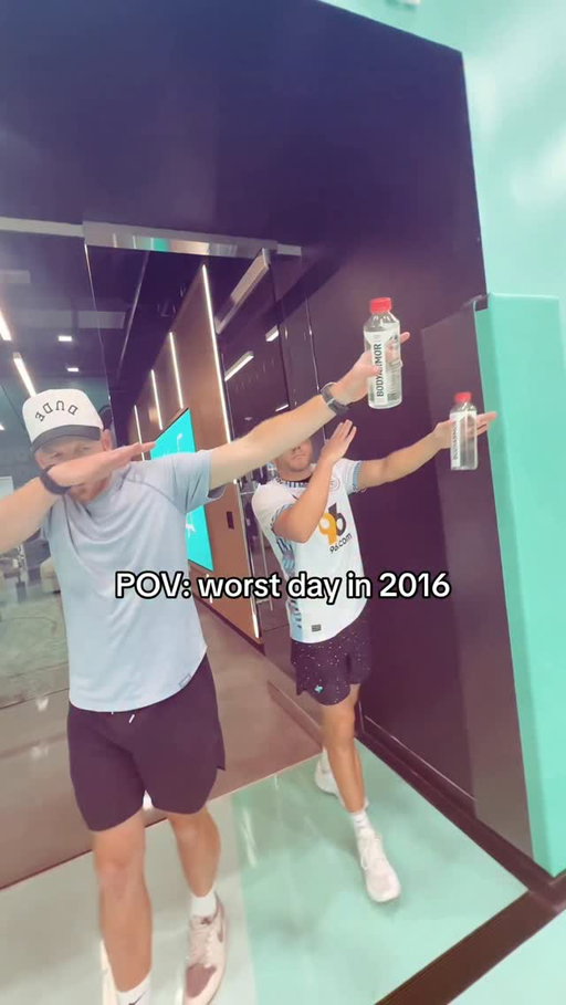 bottle flip days🥹✌️

#dudeperfect #nostalgia #trickshot
