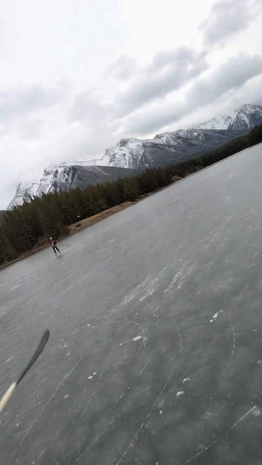 Is there a more interesting sound than that on an outdoor rink?🔊

•

•

•
#hockey #hockeyplayer #hockeyreel #odr #odrheaven #outdoorrink #banff #banffnationalpark #wildice #explorealberta #raybanmeta #pov