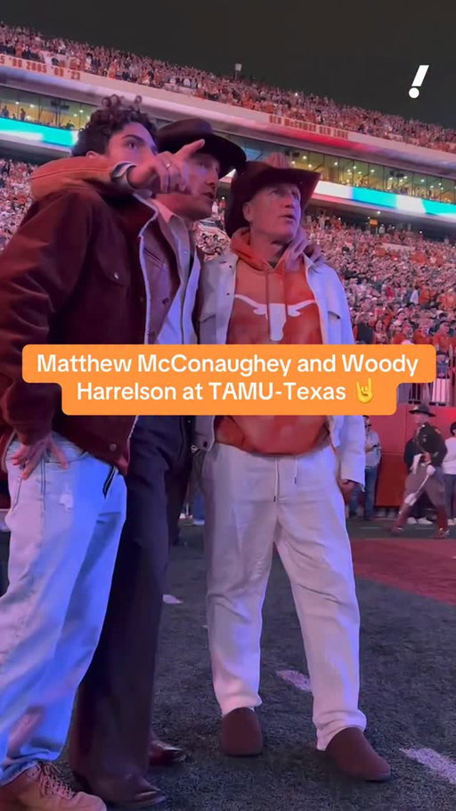 A couple of longtime friends taking in the Lone Star Showdown 🤩