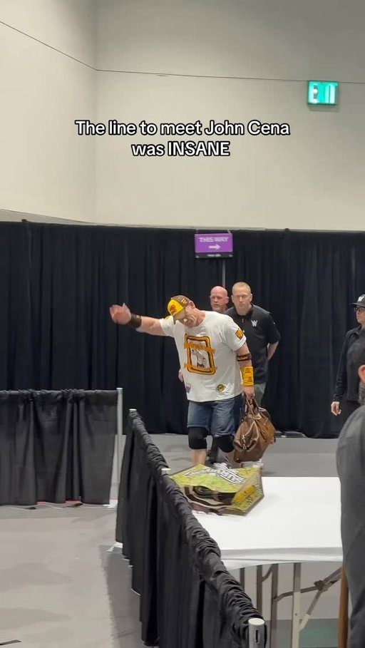 The line to meet John Cena was INSANE #wwe