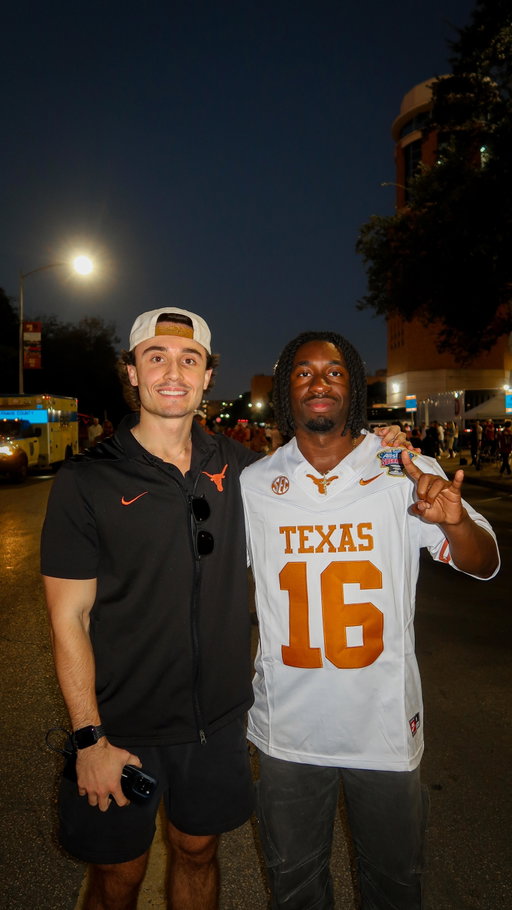 Undefeated until they saw them horns 🤘

#texas #texasam #lonestarshowdown
