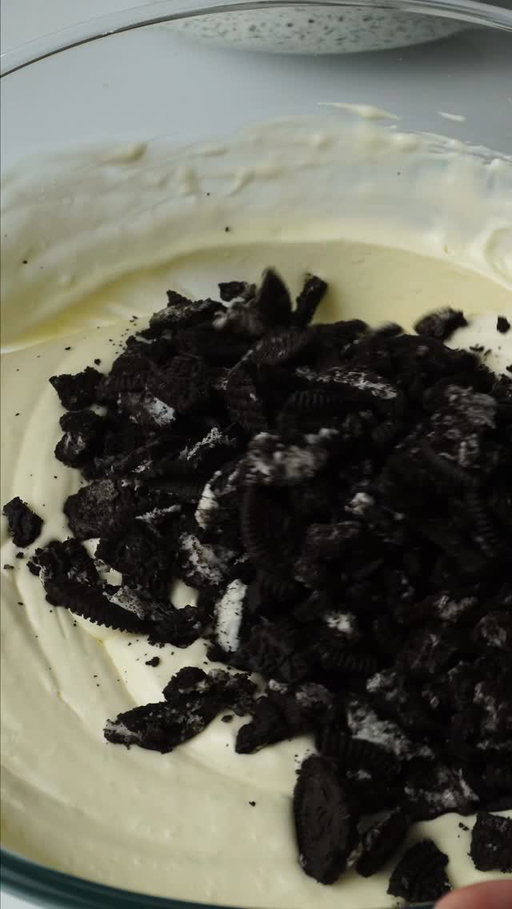 Oreo ice cream 🍨 

Ingredient:
Oreo 2 pack
Whipping cream (500ml)
Condensed milk 3 tablespoon 

#oreoicecream