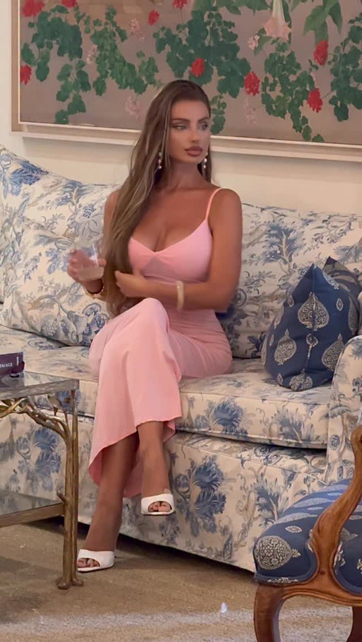 Afternoon with pastel palette 🎨 #elegant #fashion #oldmoney #pastel #dress