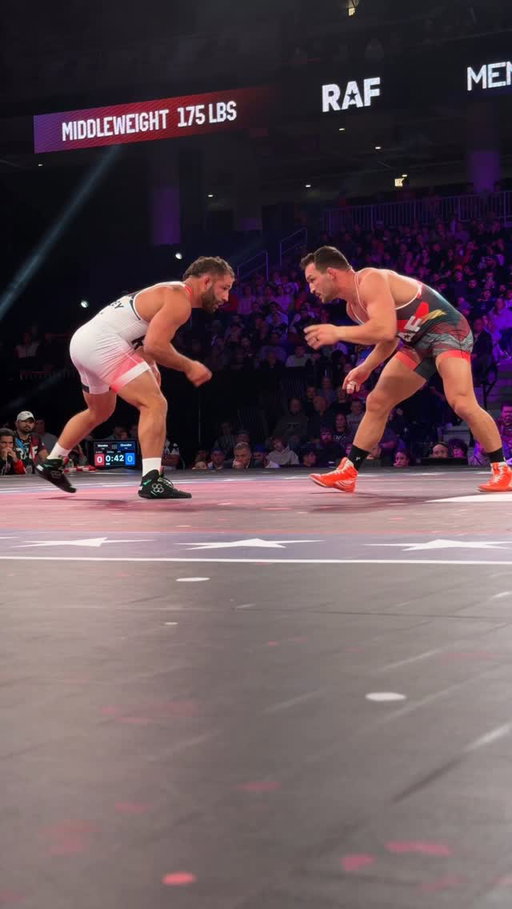 CHANDLER AND MENDES BACK ON THE MAT🔥

Watch full matches on @foxnation