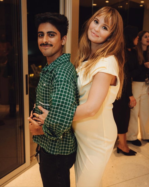 This means so much to me. 🥹 Debby Ryan dropped a new photo from her baby shower reuniting with her 'Jessie' co-star Karan Brar and my heart is absolutely exploding. 

Photos: Getty, @debbyryan